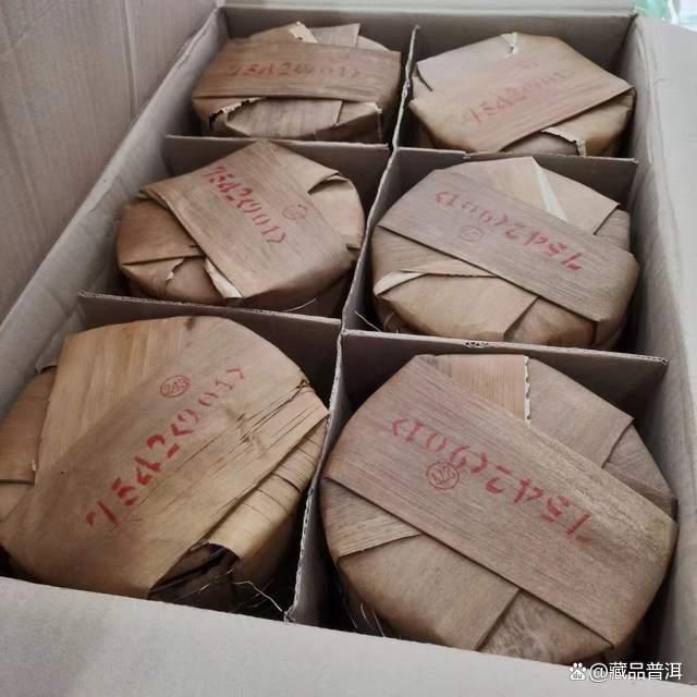 普洱茶储存方法与容器选择技巧