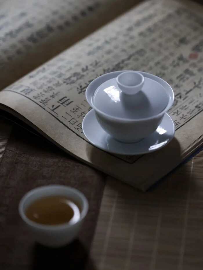 新茶友如何选对盖碗，泡茶不烫手？