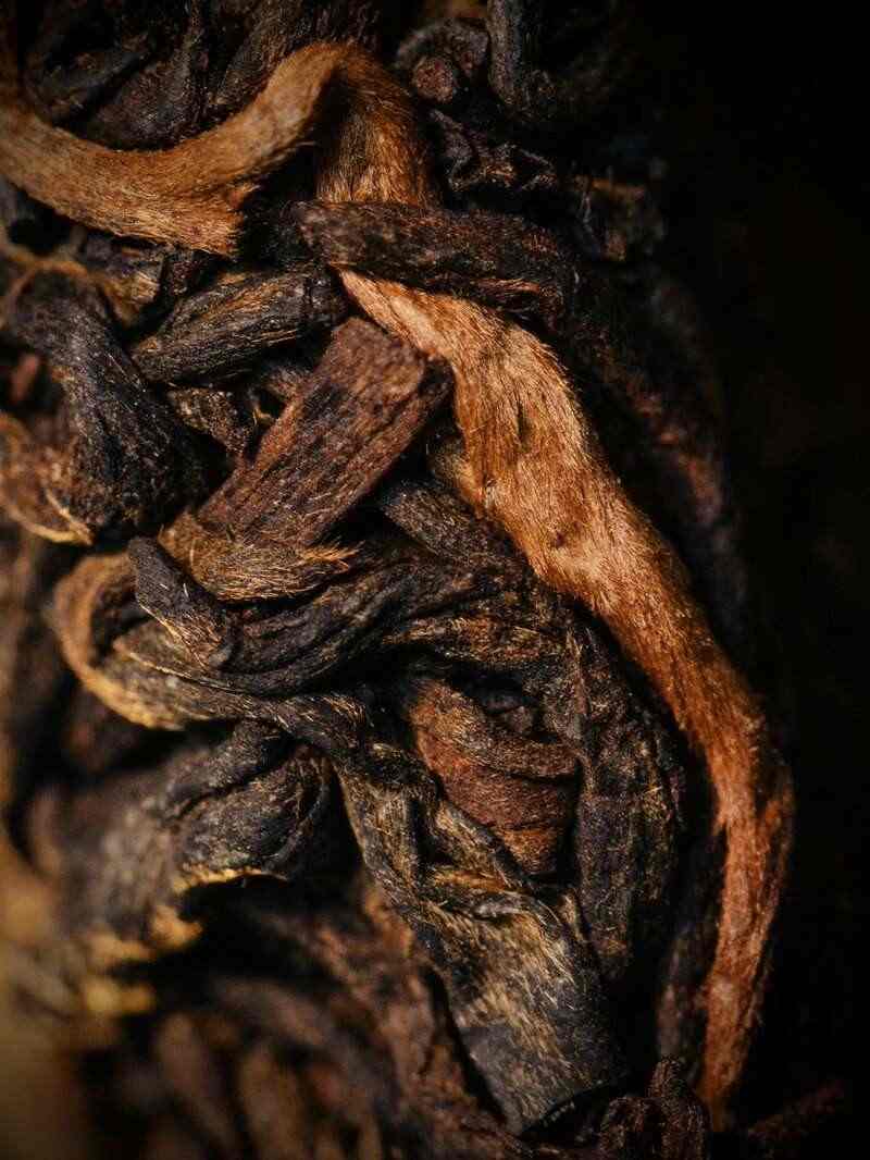 元月3日 19:00,老同志蛇年生肖熟饼“江耀金鱗”钜惠宣发 brand_alt_mark