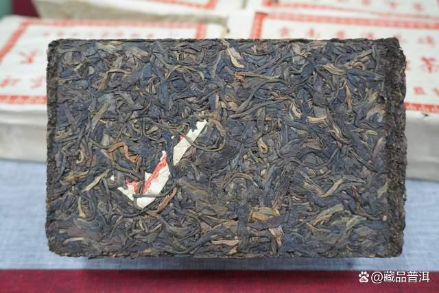 2004年澳门华联青砖普洱茶收藏价值与品鉴体验