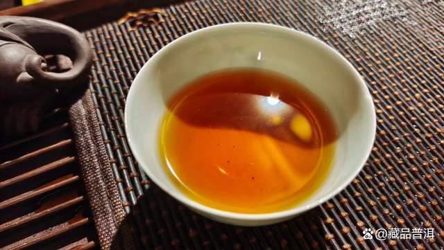 99易昌号篆体正品：易武野生茶陈化魅力与收藏价值