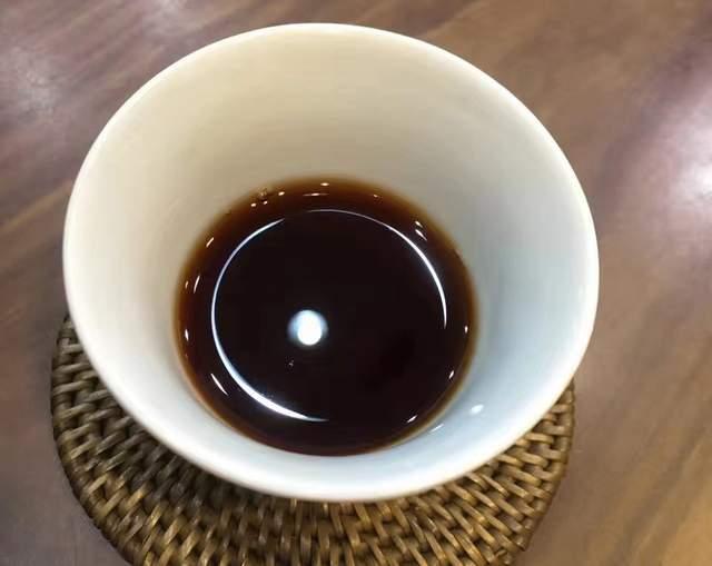 2002年紫大益7572熟饼品质解析与市场价格分析 2002年紫大益7572熟饼品质解析与市场价格分析