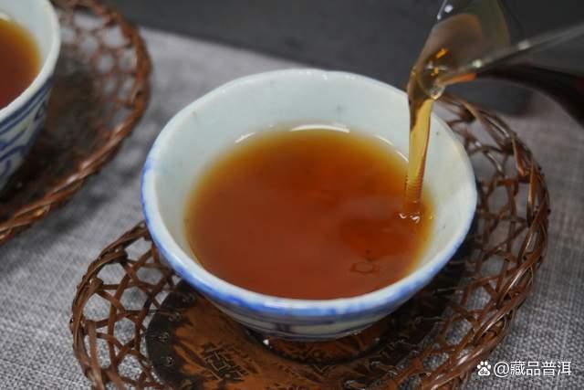 普洱熟茶冲泡全攻略，避开酱油汤误区泡出酒红透亮茶汤