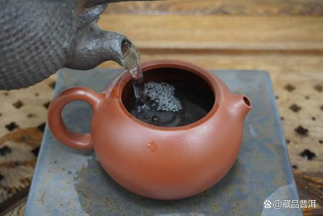 普洱熟茶冲泡全攻略，避开酱油汤误区泡出酒红透亮茶汤