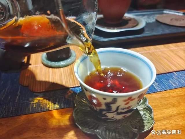 普洱茶冲泡技巧详解，7比3投茶比例让茶汤更均衡