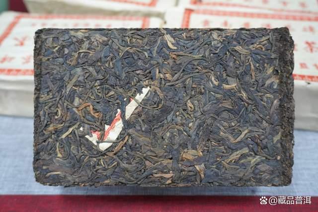 澳门华联茶叶公司历史与华联青砖普洱茶的传奇故事