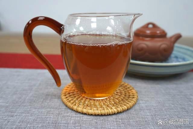 2000年下关绿盒甲沱深度解析，经典普洱茶收藏价值分析