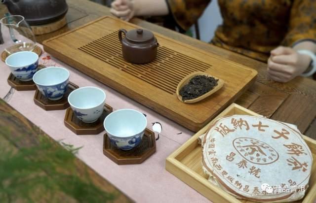 普洱老茶冲泡全攻略：选器投茶醒茶出汤四大要点