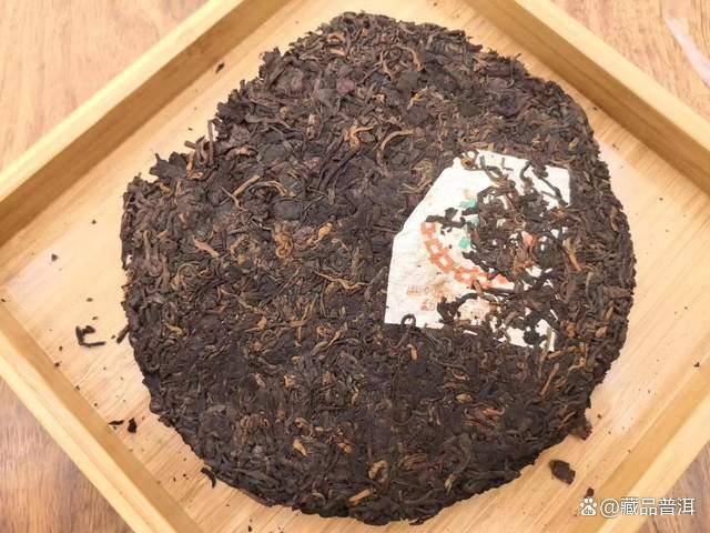 94事业熟饼来历与品质解析，勐海茶厂经典熟茶代表作