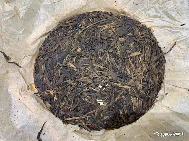 昌泰2004年茶中王橡筋饼解析，易武古树茶的王者之作