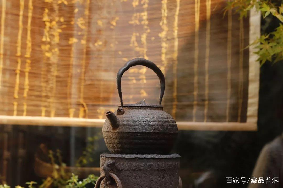 普洱老茶冲泡技巧全解：紫砂壶冲泡与煮茶方法指南