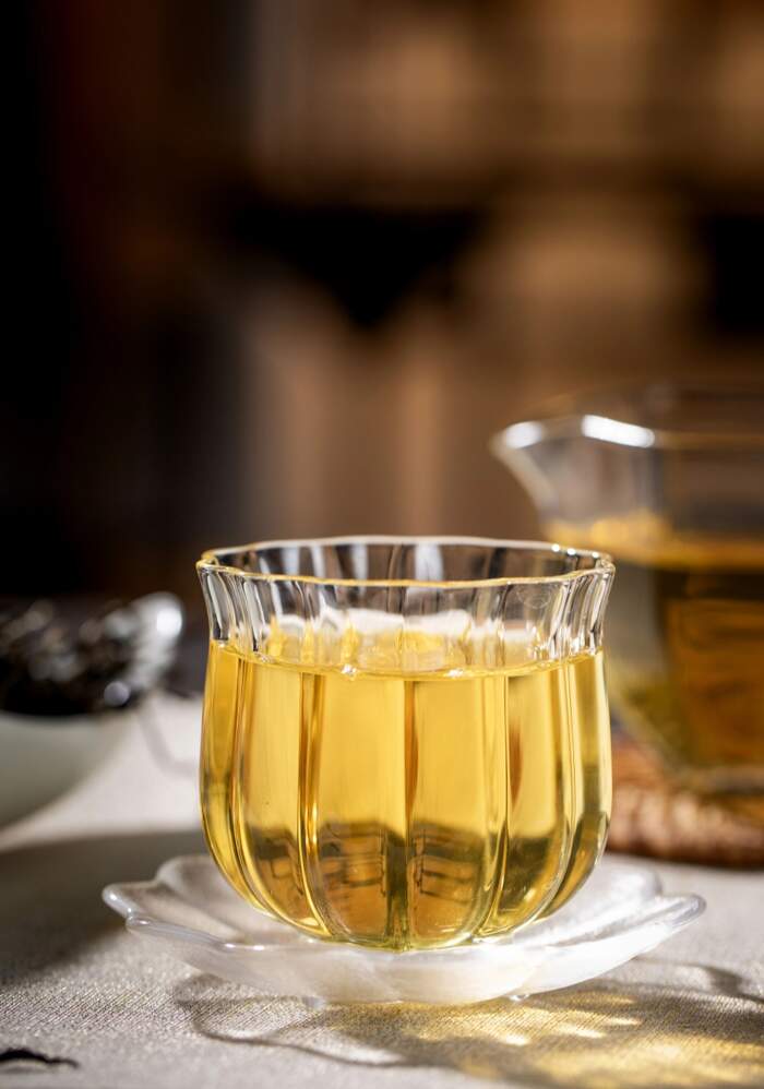 茶汤颜色亮度纯净度如何判断茶叶品质好坏 3招教你从汤色看清茶叶品质!