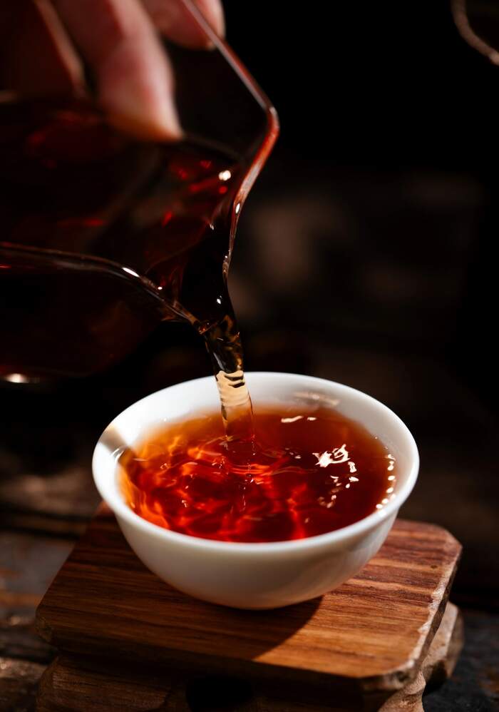 茶汤颜色亮度纯净度如何判断茶叶品质好坏 3招教你从汤色看清茶叶品质!