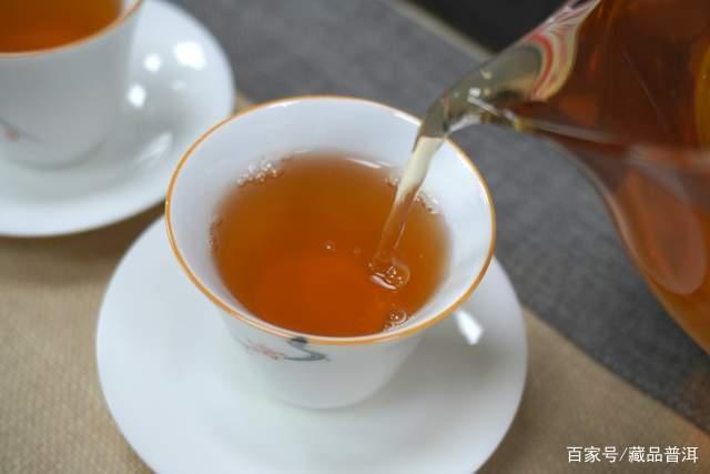 普洱茶冲泡技巧:茶块配碎茶解决浓淡不均问题 普洱茶冲泡技巧:茶块配碎茶解决浓淡不均问题