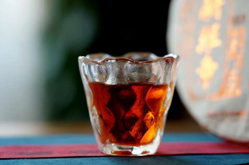 象耕班章普洱熟茶品味自然馈赠 开启醇香茶韵体验 八角亭象耕班章 一杯熟普,品岁月醇香,感自然馈赠