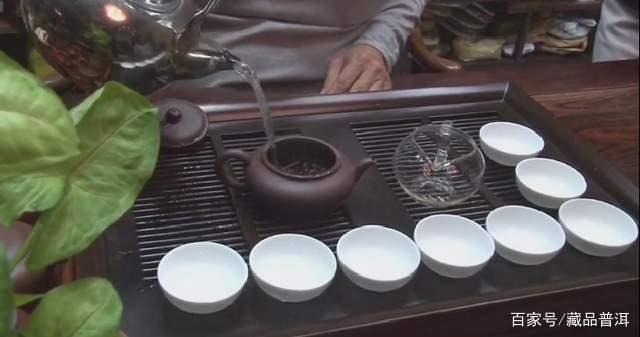 50年代红印圆茶冲泡实录，老普洱茶品鉴全流程指南