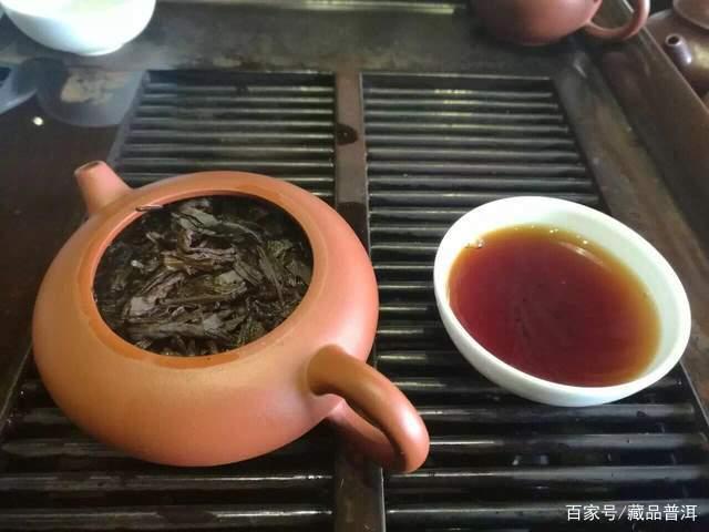 50年代红印圆茶冲泡实录，老普洱茶品鉴全流程指南