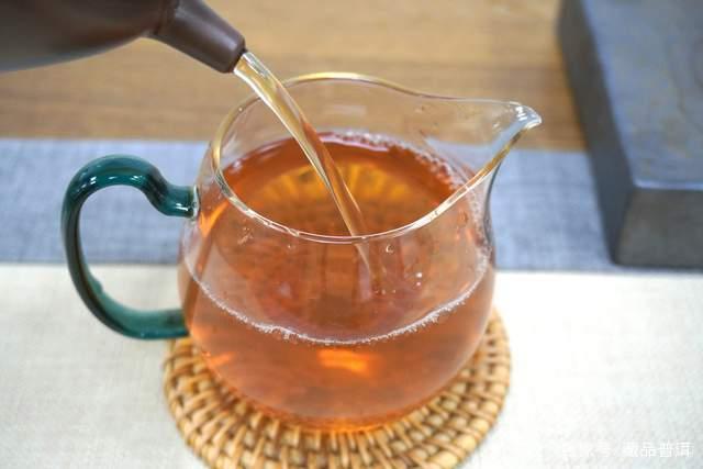 2010年福今尊享青饼深度评测：十年陈化品质卓越的高端普洱茶