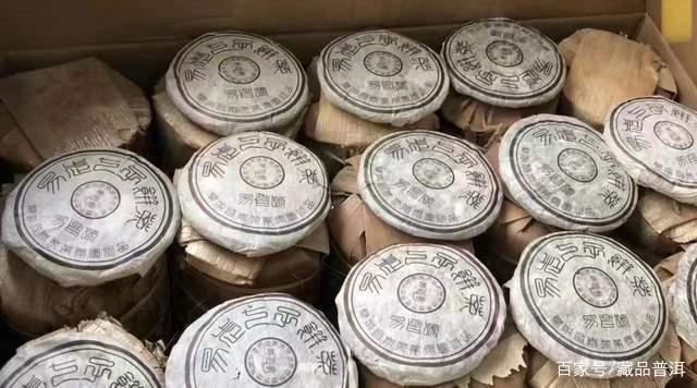 普洱茶为什么要大量存放在茶仓中 秘密原来是这样