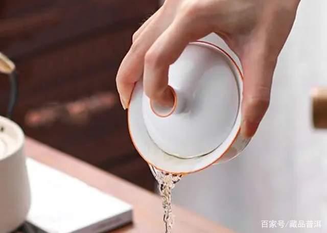 盖碗泡茶不烫手的三个实用技巧，选对器型掌握正确手法