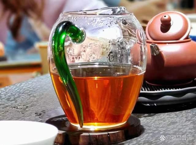 93青饼是什么茶？与88青饼有何关联？揭秘90年代经典7542青饼