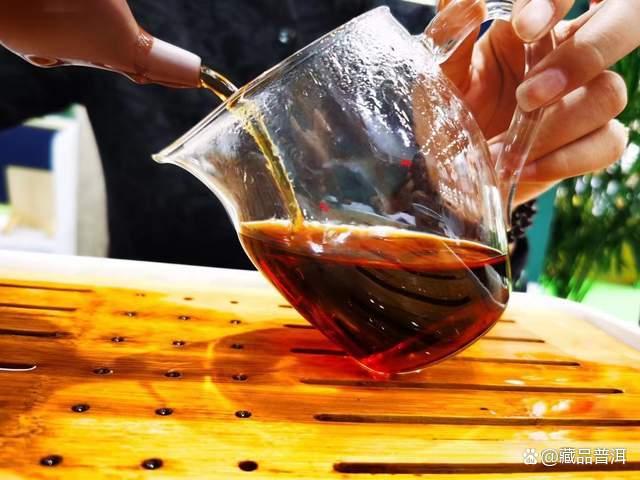 90年代优质普洱老茶盘点!为何大家都爱喝老茶?这3点是关键 90年代优质普洱老茶盘点!为何大家都爱喝老茶?这3点是关键