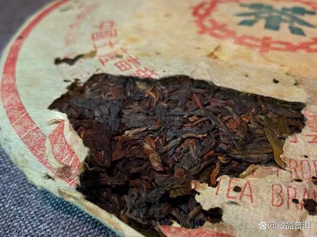 雪印青饼是印级茶吗?与红印、绿印有何关联?解密80年代雪印7532 雪印青饼是印级茶吗?与红印、绿印有何关联?解密80年代雪印7532