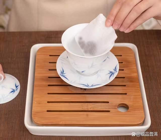 普洱茶怎么撬？撬茶产生的碎茶怎么办？老茶客分享多年的撬茶经验