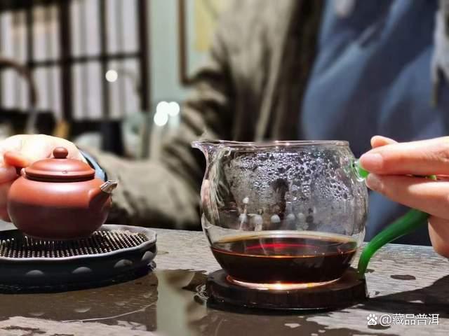 雪印青饼是印级茶吗?揭开7532配方的传奇身世与收藏价值 雪印青饼是印级茶吗?揭开7532配方的传奇身世与收藏价值