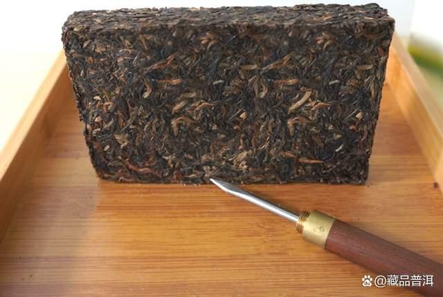 普洱茶撬茶技巧全攻略：从入门到精通，轻松撬开不伤茶
