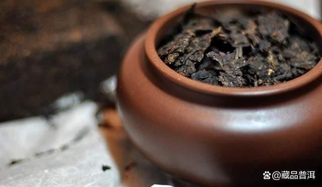 普洱茶撬茶技巧全攻略：从入门到精通，轻松撬开不伤茶