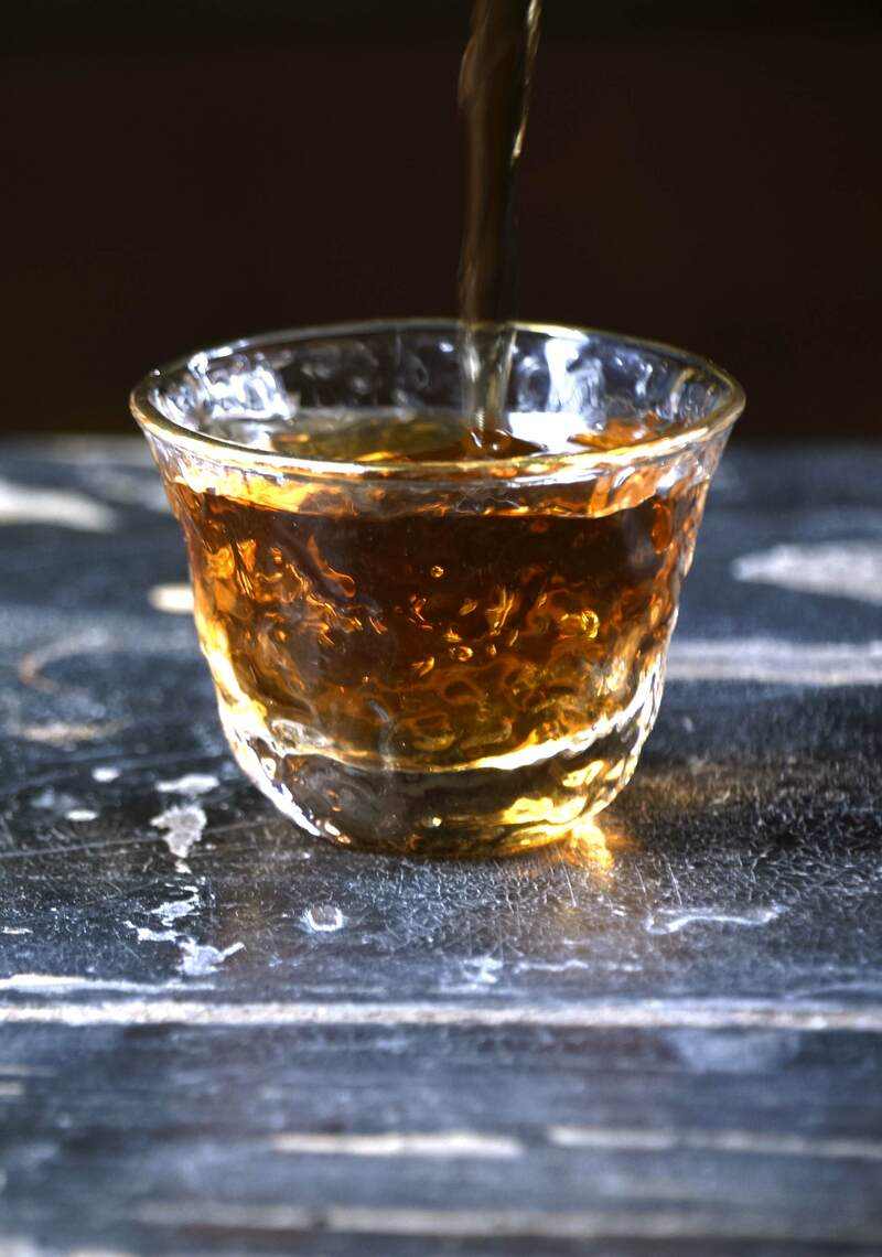 传统普洱茶砖的独特魅力与正确冲泡方法 经典味道:2023年一头大象传统普洱茶砖熟茶