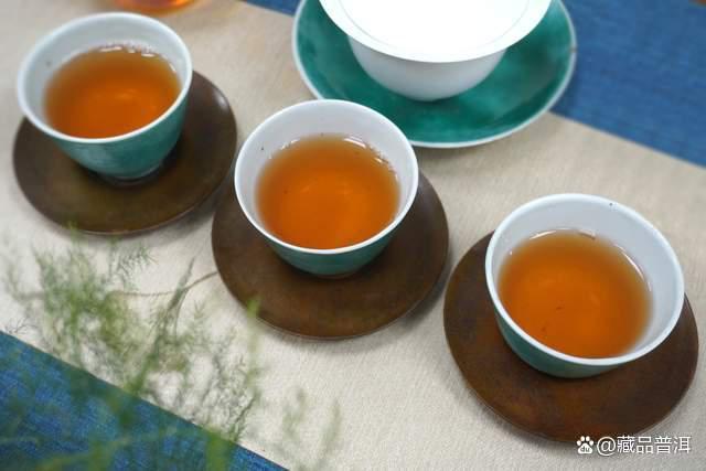 八角亭早春银毫系列鼻祖，稀缺03年银毫饼，黎明茶厂标杆普洱老茶