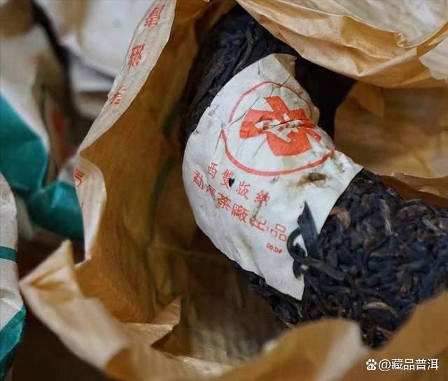 大益2003年白菜标甲级沱，勐海茶厂出品，风靡中老期普洱藏茶市场