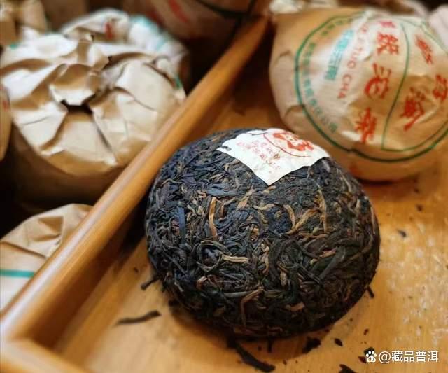 大益2003年白菜标甲级沱，勐海茶厂出品，风靡中老期普洱藏茶市场