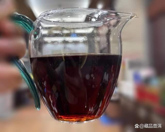 大益501批金针白莲,勐海茶厂“茶皇”级熟茶,开启精品熟茶时代 大益501批金针白莲,勐海茶厂“茶皇”级熟茶,开启精品熟茶时代