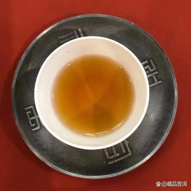 紫大益经典之作:401南糯生态茶,带公章,金丝带,少见的老藏品 紫大益经典之作:401南糯生态茶,带公章,金丝带,少见的老藏品