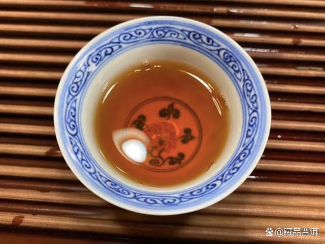 八角亭2004年特制限量版古树茶，邓国定制，黎明茶厂顶尖标杆老茶