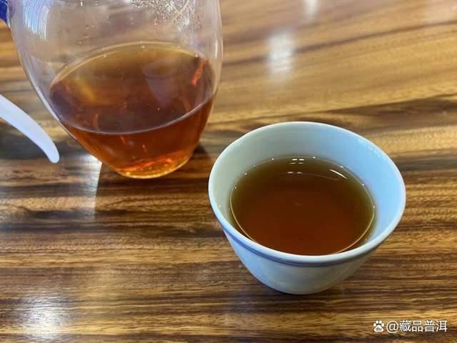 1996年凤牌青饼:薄棉纸,无内票,90年代后期精品老生茶 1996年凤牌青饼:薄棉纸,无内票,90年代后期精品老生茶