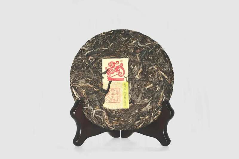 冰岛五年陈普洱生茶·吉幸品牌象征吉祥如意的文化特质 新品上市:吉幸陈韵 冰岛五年陈 普洱茶(生茶)紧压茶