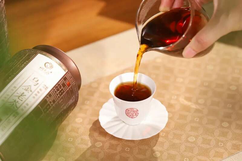 六堡茶老茶头与普洱老茶头风味差异解析 润元昌六堡老茶头新品上市:谷物糖甜香,绵绸米浆感,体感舒适畅轻