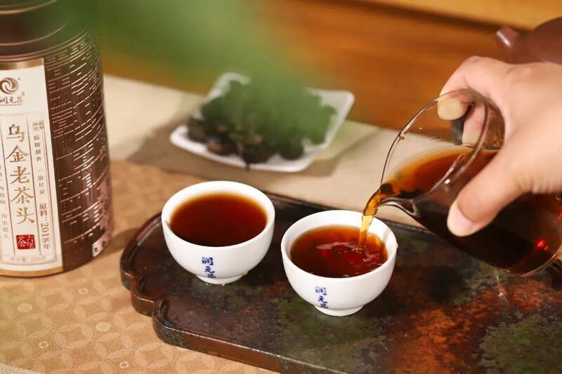 六堡茶老茶头与普洱老茶头风味差异解析 润元昌六堡老茶头新品上市:谷物糖甜香,绵绸米浆感,体感舒适畅轻