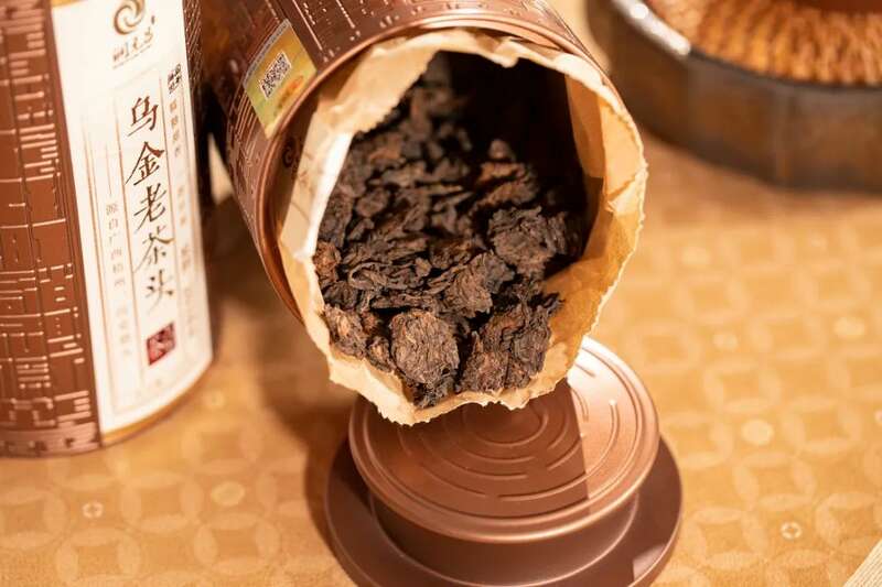 六堡茶老茶头与普洱老茶头风味差异解析 润元昌六堡老茶头新品上市:谷物糖甜香,绵绸米浆感,体感舒适畅轻