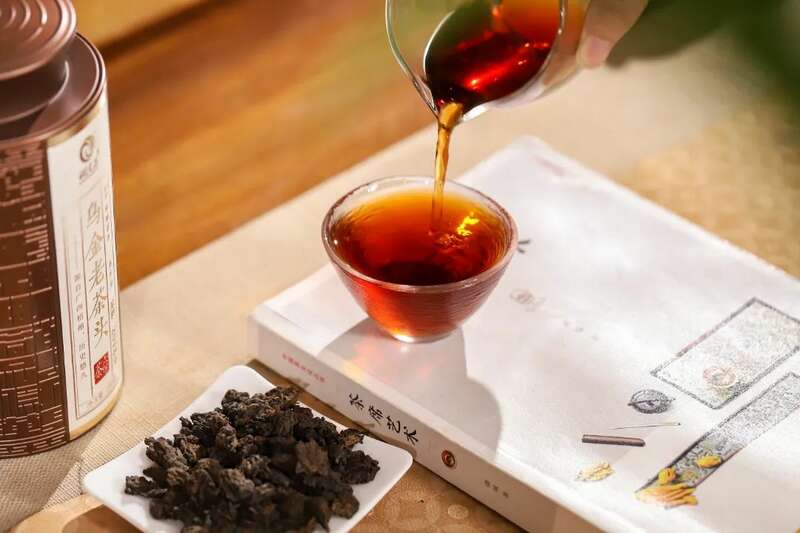 六堡茶老茶头与普洱老茶头风味差异解析 润元昌六堡老茶头新品上市:谷物糖甜香,绵绸米浆感,体感舒适畅轻