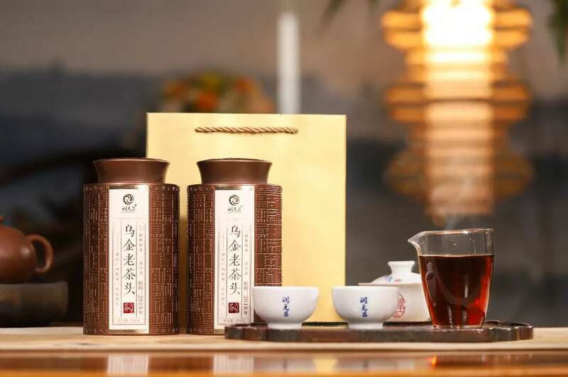 六堡茶老茶头与普洱老茶头风味差异解析 润元昌六堡老茶头新品上市:谷物糖甜香,绵绸米浆感,体感舒适畅轻