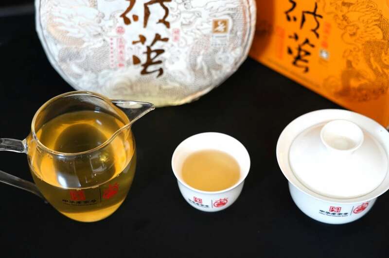 破茧:普洱生茶背后的传承与匠心 八角亭破茧 九年经典延续,破茧成茗