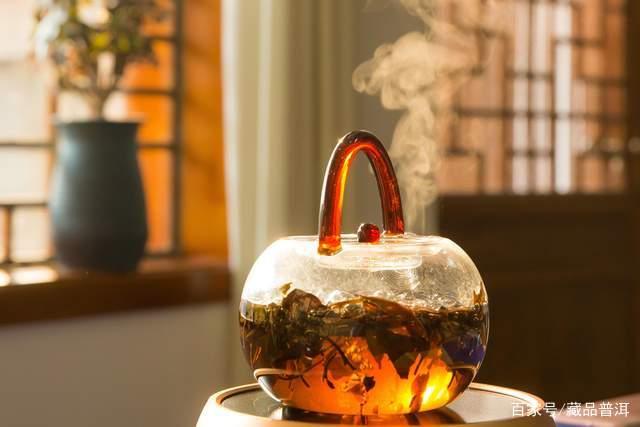 普洱茶煮茶方法解析:器皿选择与技巧指南 普洱茶煮茶方法解析:器皿选择与技巧指南