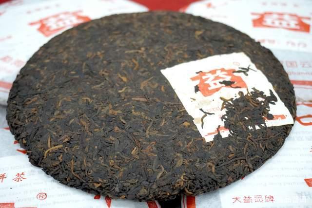 普洱熟茶7572与8592区别解析：原料与口感对比