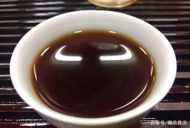 班章料熟茶之巅：白菜熟饼与孔雀熟饼传奇
