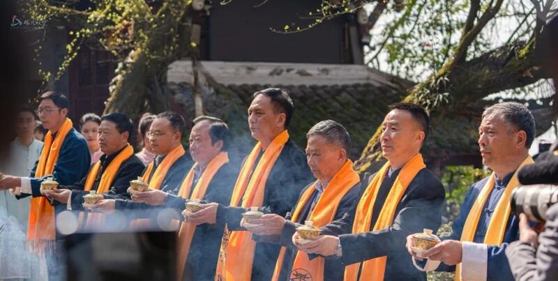 蒙顶山皇茶采制祭祖大典:弘扬茶文化,彰显世界圣山地位 2025年蒙顶山皇茶采制祭祖大典隆重举行